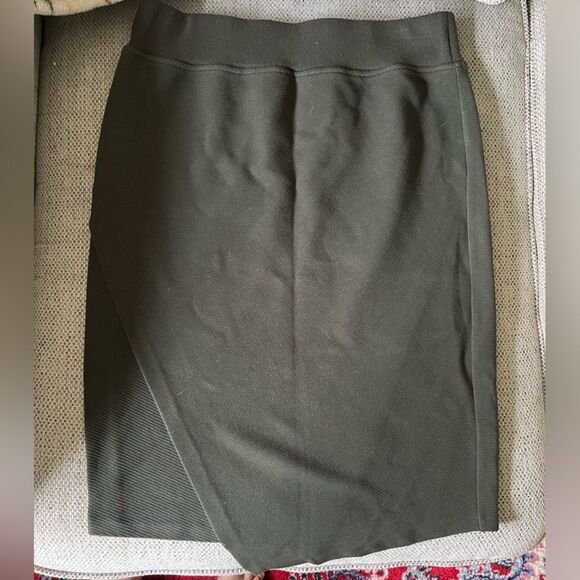Lord & Taylor Dark Olive Green Textured MIDI Skirt- Medium - Picture 1 of 4